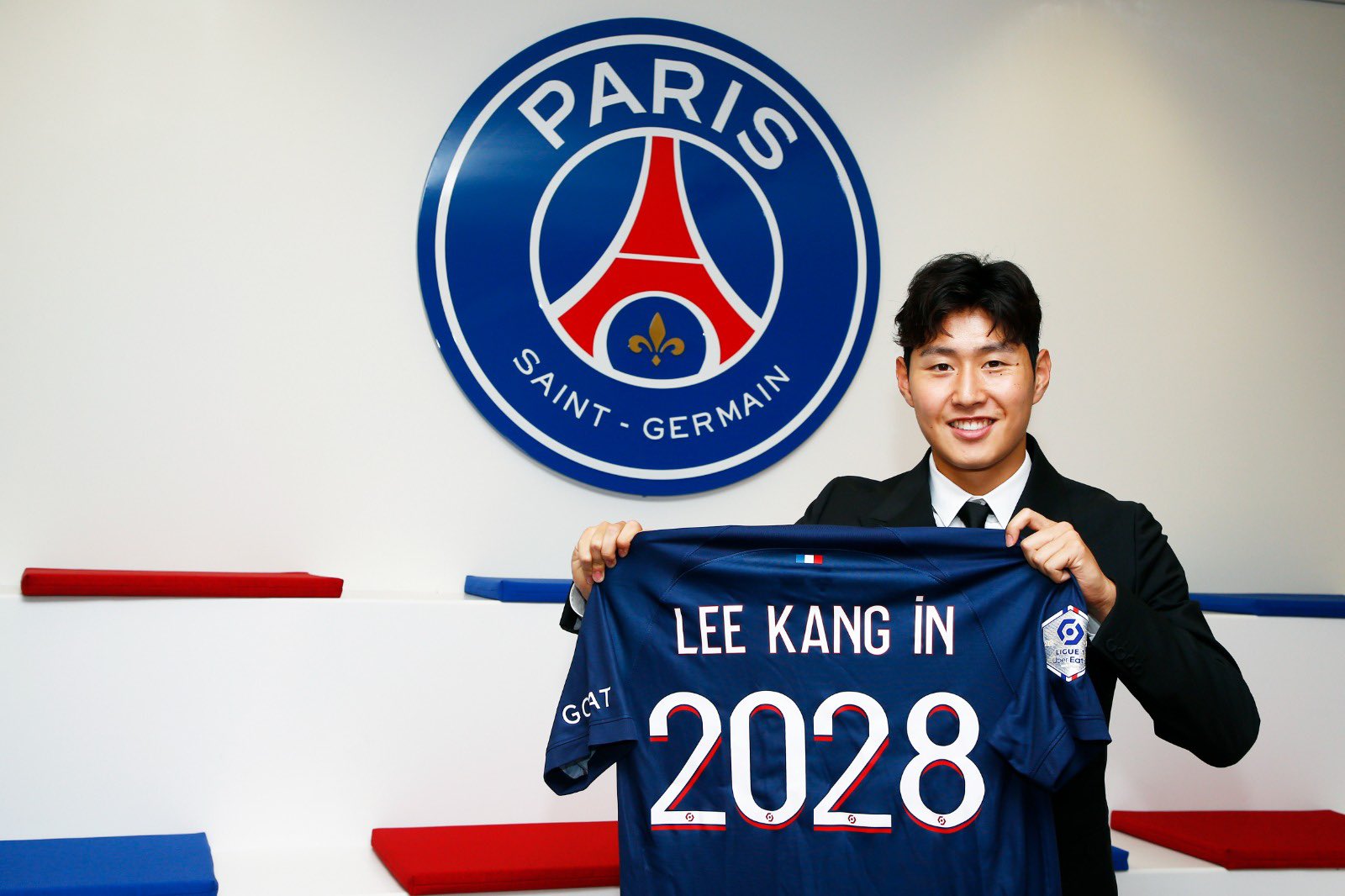 PSG sign South Korea's Lee from Mallorca | beIN SPORTS